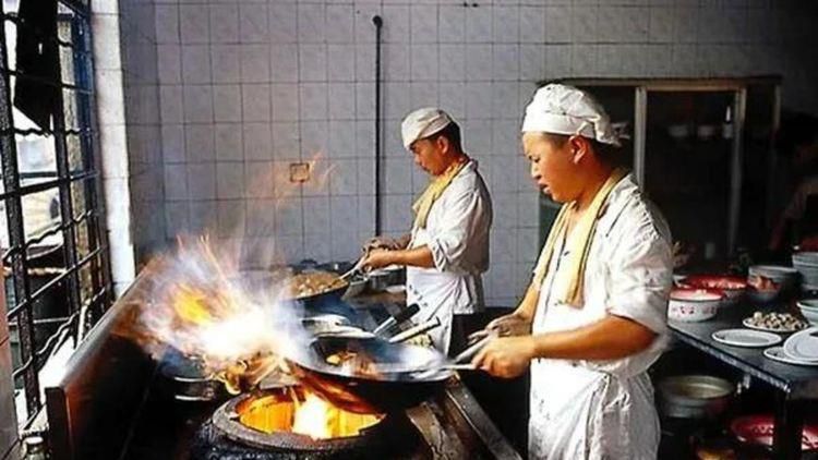 污黄啪啪网