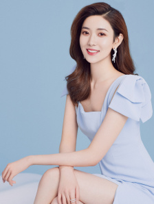 年轻美女2020